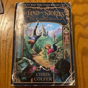 The Land of Stories The Wishing Spell Book 1 paperback by Chris Colfer